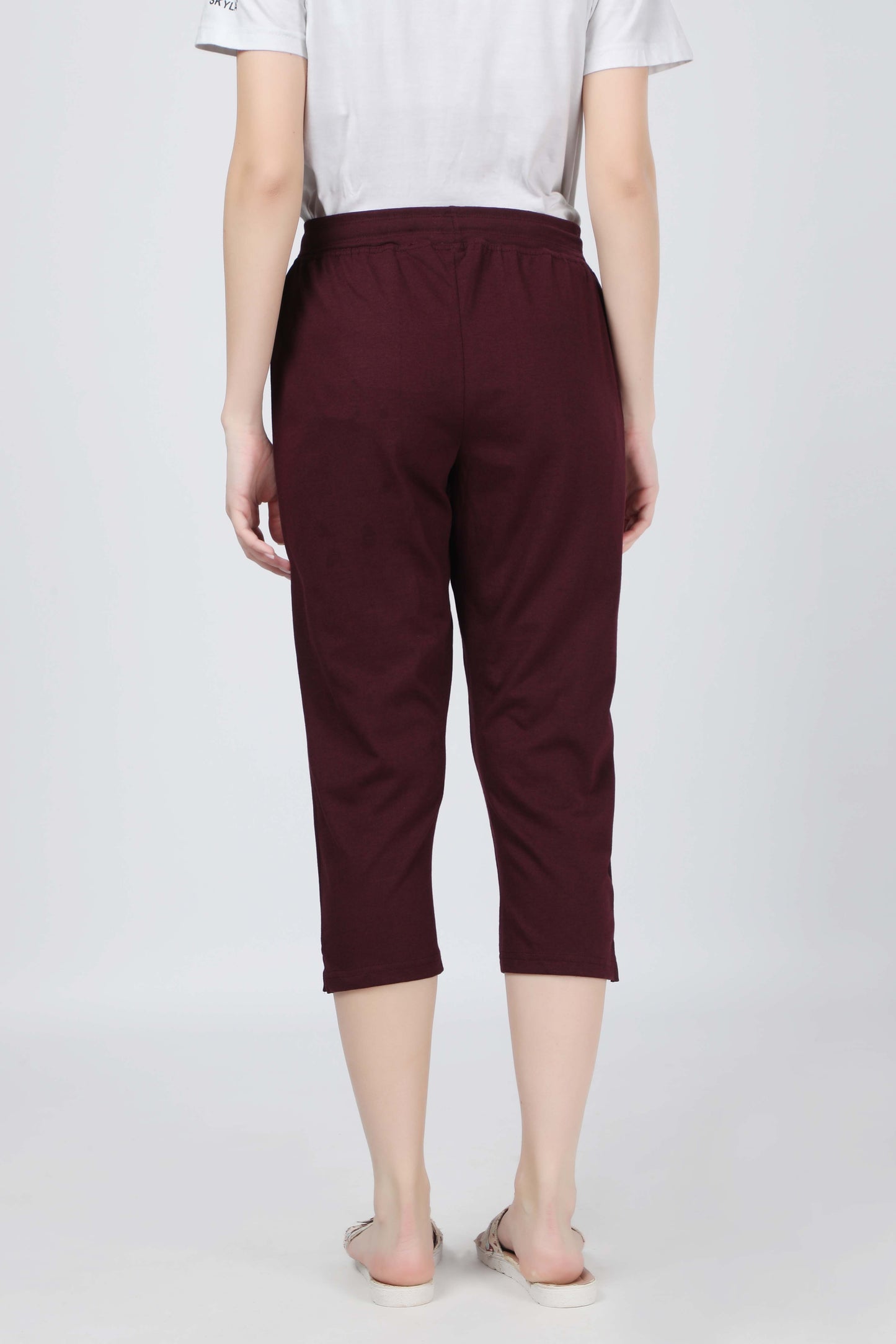 Women Burgundy Solid Stretch Lounge - 3/4 Yoga Pant With Side Pocket & Drawstring