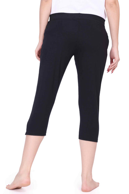 Women Black Solid Stretch Lounge - 3/4 Yoga Pant With Side Pocket & Drawstring