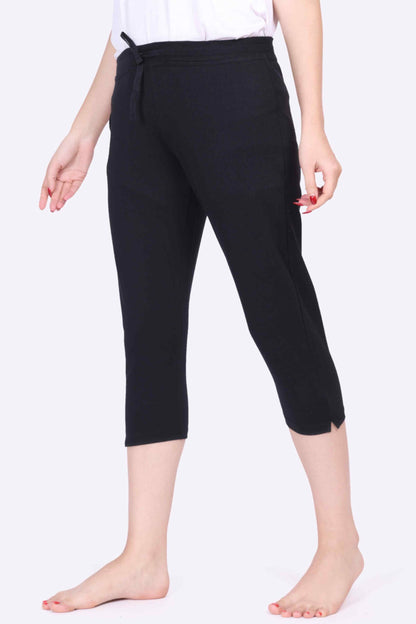 Women Black Solid Stretch Lounge - 3/4 Yoga Pant With Side Pocket & Drawstring